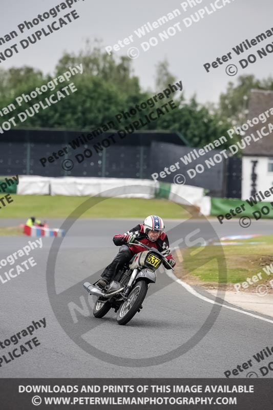 Vintage motorcycle club;eventdigitalimages;mallory park;mallory park trackday photographs;no limits trackdays;peter wileman photography;trackday digital images;trackday photos;vmcc festival 1000 bikes photographs